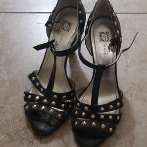 Anne Klein sz6 gold studded black heels